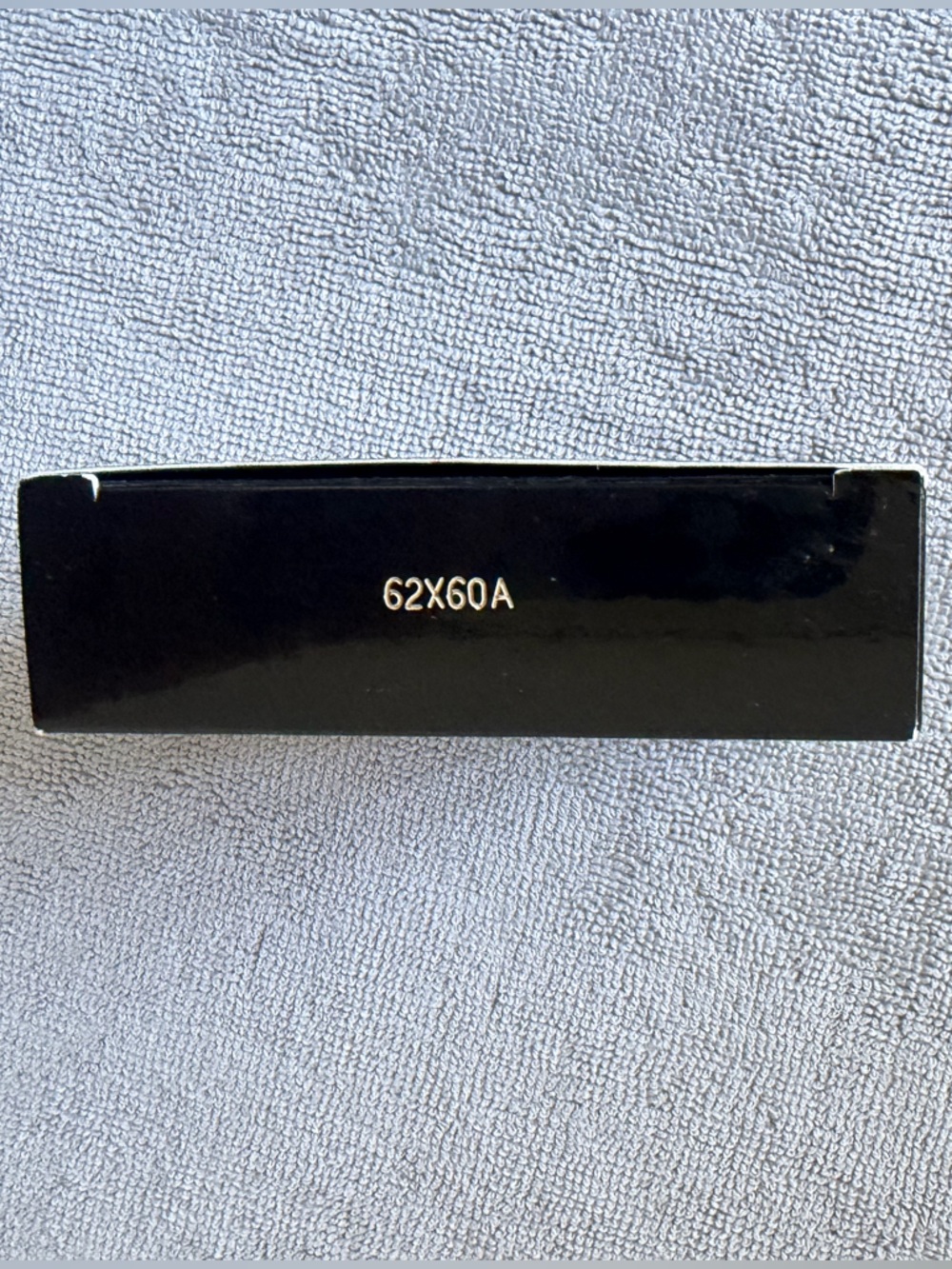 Giorgio Armani Luminous Silk Golden Glow Highlighter - Picture 7 of 10